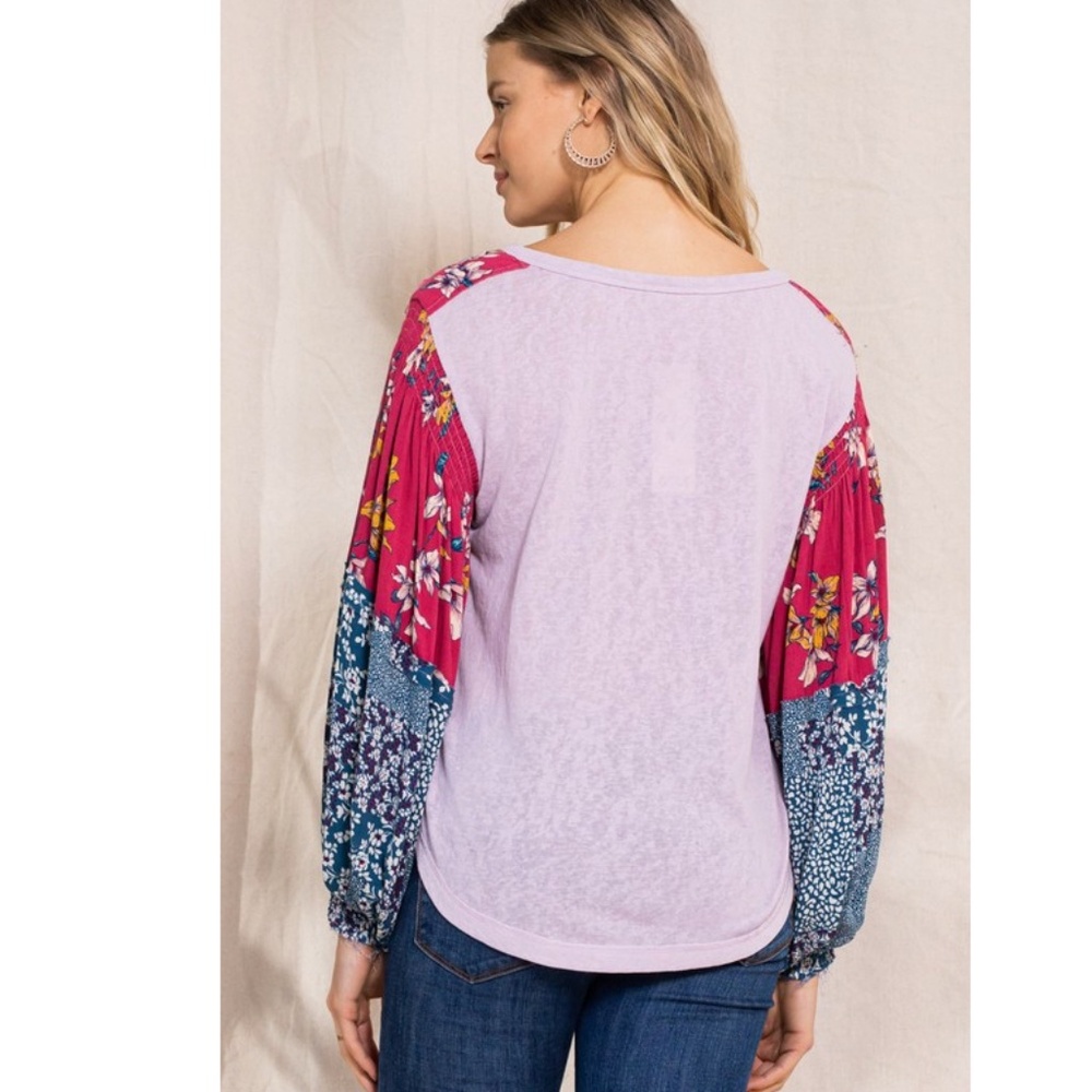 🌟 “The Melody" Print Block Sleeves Lavender Top NWOT - Picture 3 of 5